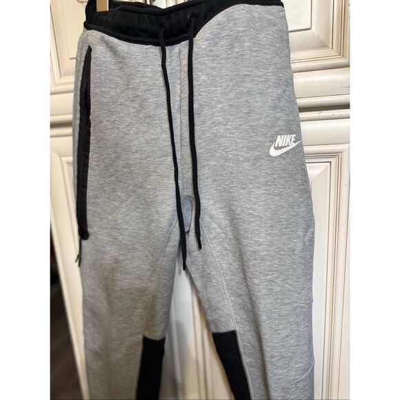 Nike Kids Joggers in Gray and Black - Picture 5 of 11